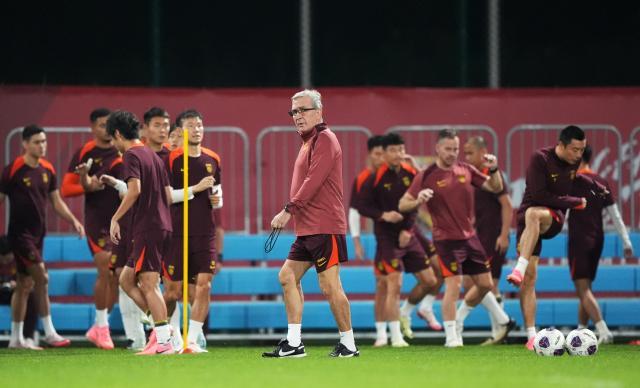 1725791724329098822.jpg (体育)(1)足球——世预赛:中国队进行赛前训练XxjpseC007493_20240907_PEPFN0A001.jpg